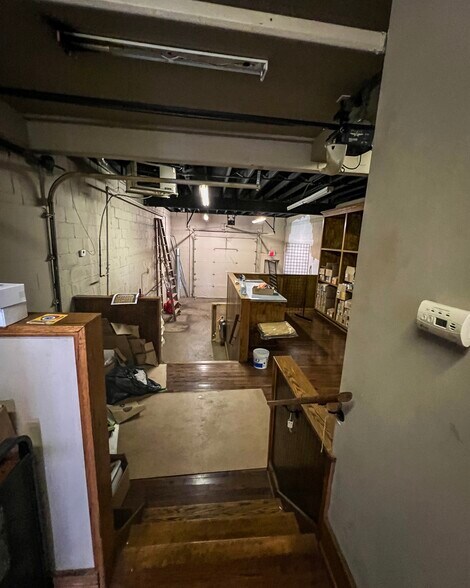 More Photos Of 9 Pennsylvania Ave, Rochester Freestanding For Sale