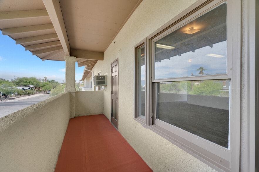More Photos Of 639 N 6th Ave, Tucson Office For Sale