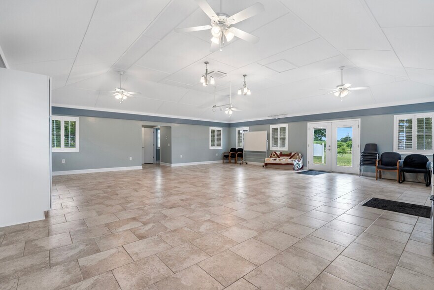 More Photos Of 3731 Berryville Pike, Charles Town Veterinarian Kennel For Sale