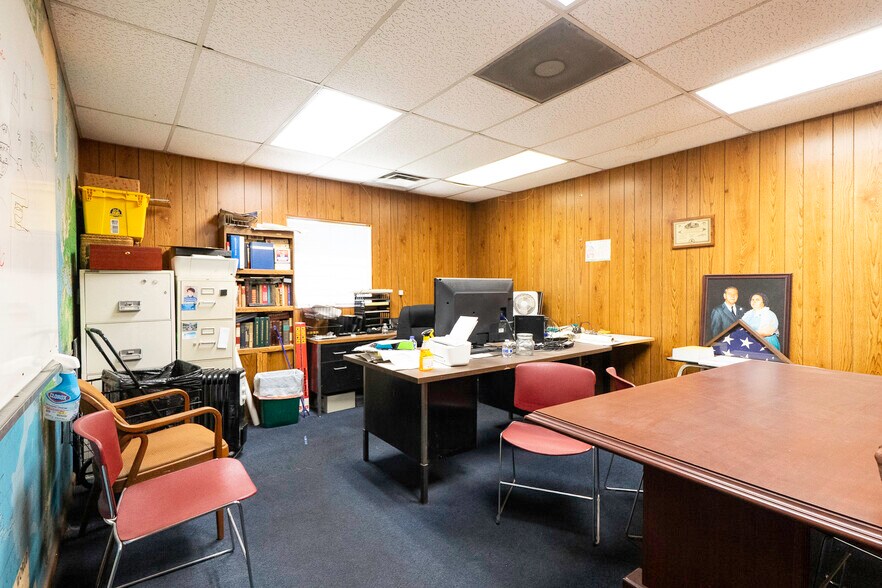More Photos Of 105-205 Silo Ln, Lavonia Manufacturing For Sale