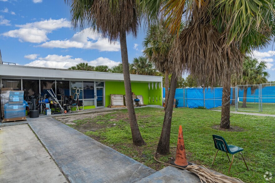 More Photos Of 1270 NW 165th St, Miami Office For Lease