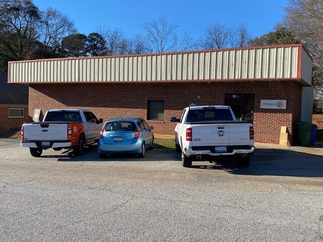 More Photos Of 16 W Pointe Blvd, Mauldin Freestanding For Lease