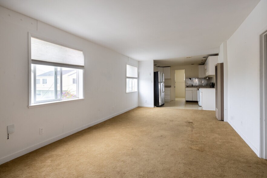 More Photos Of 2 17th St, Richmond Warehouse For Sale