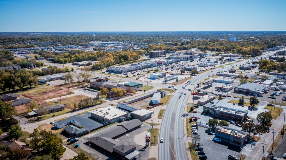 More Photos Of 800 N Main St, Stillwater Office For Sale