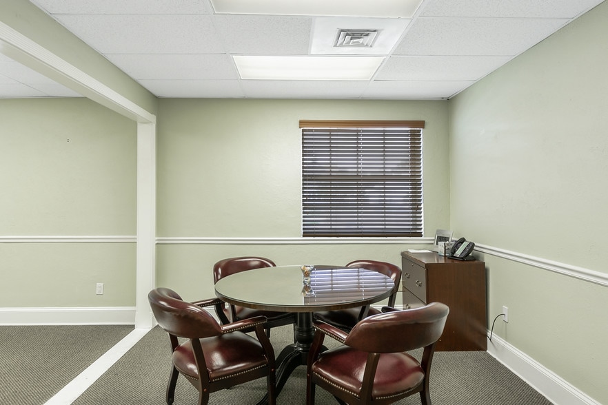 More Photos Of 112 W New Haven Ave, Melbourne Office For Lease