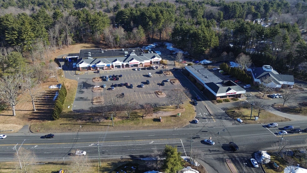 More Photos Of 260 W Main St, Avon Freestanding For Lease