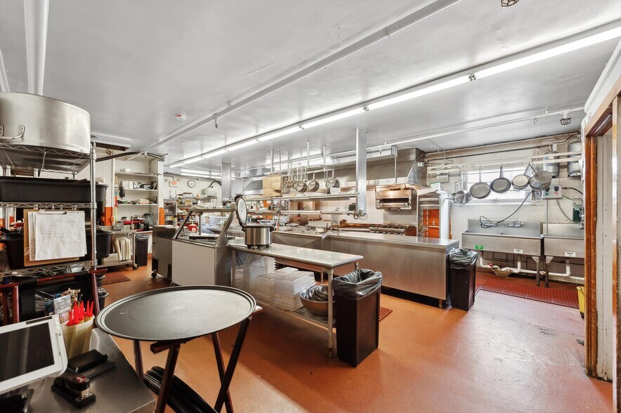 More Photos Of 15 Prospect St, Southampton General Retail For Sale