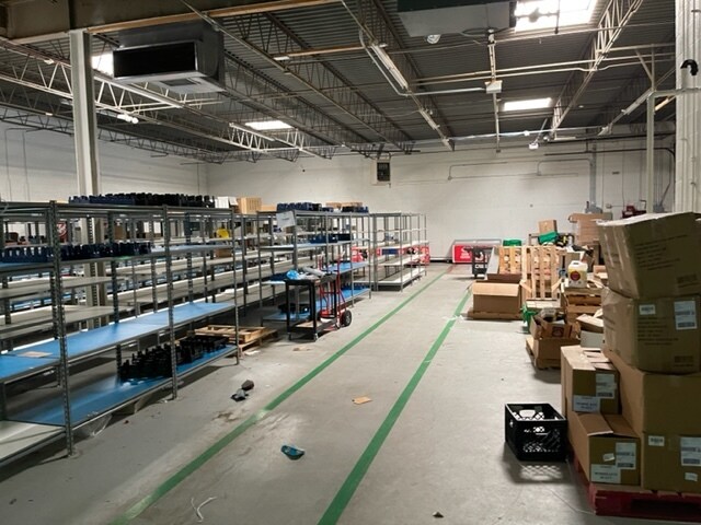 More Photos Of 3078-3080 W Soffel Ave, Melrose Park Distribution For Lease