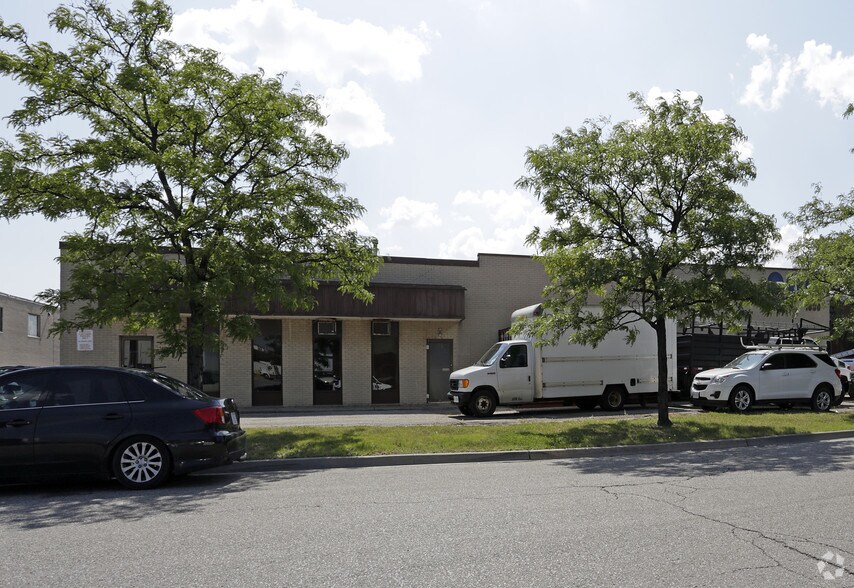 More Photos Of 1630 Sismet Rd, Mississauga Manufacturing For Lease