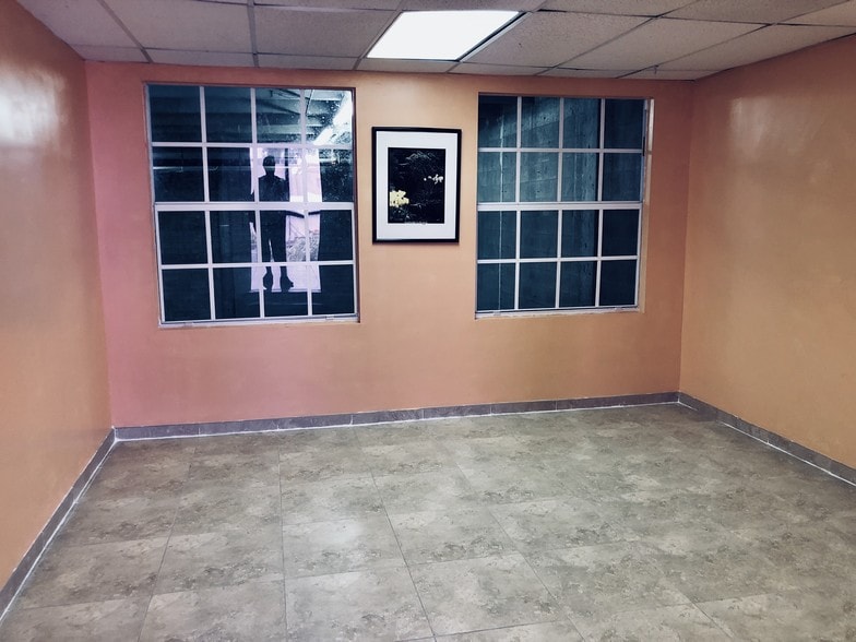 More Photos Of 6820-6856 NW 77th Ct, Miami Warehouse For Lease