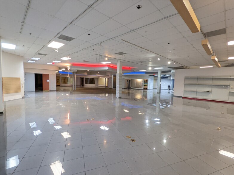 More Photos Of 614 E Altamonte Dr, Altamonte Springs Freestanding For Sale