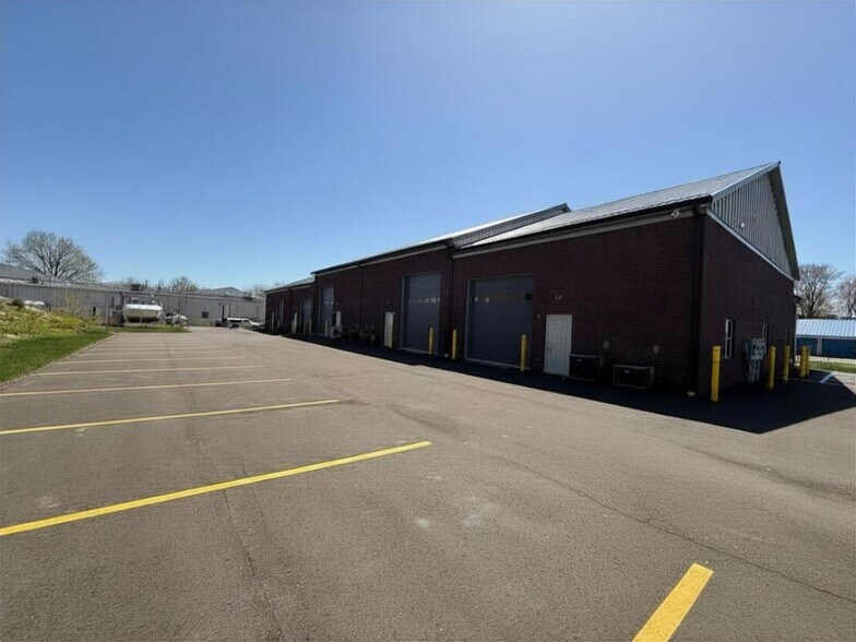 More Photos Of 8000 Hardy Way, Sellersburg Light Distribution For Sale