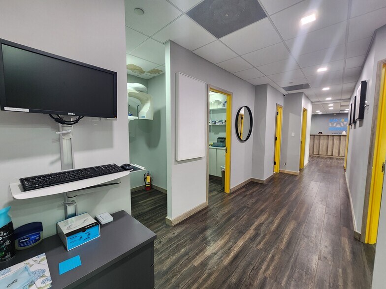 More Photos Of 3 School St, Glen Cove Medical For Sale