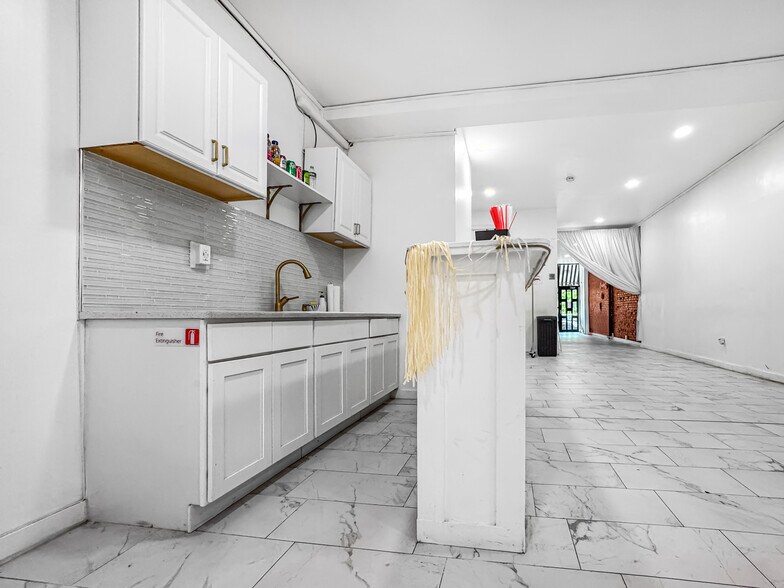 More Photos Of 936 Atlantic Ave, Brooklyn Storefront Retail Residential For Lease