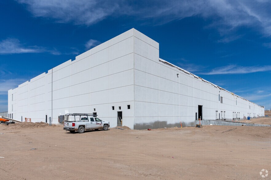 More Photos Of SEQ I-10 & 375 Loop, El Paso Unknown For Lease