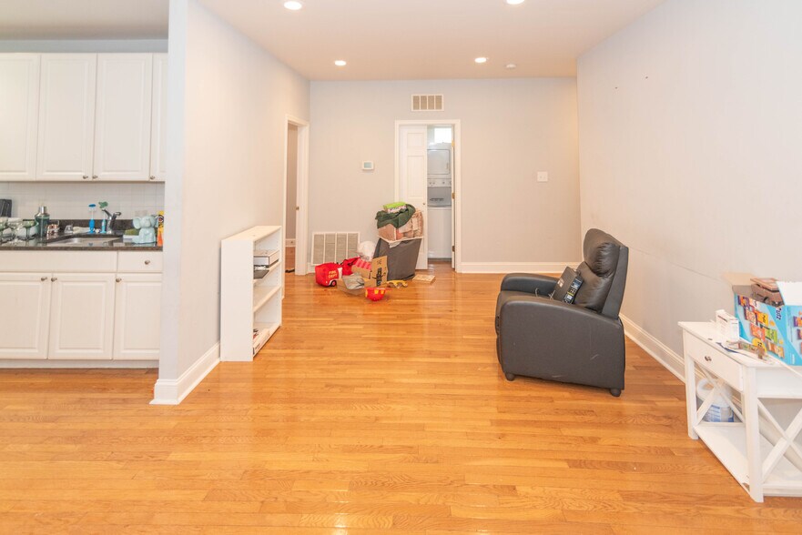 More Photos Of 2445 Lakeview Ave, Baltimore Apartments For Sale