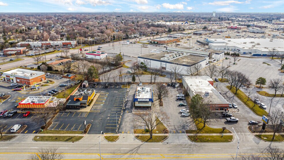 More Photos Of 5540 New Wilke Rd, Rolling Meadows Restaurant For Sale