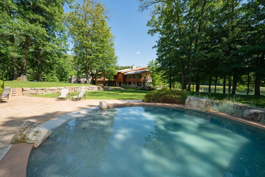More Photos Of 10463 W H Ave, Kalamazoo Lodge Meeting Hall For Sale