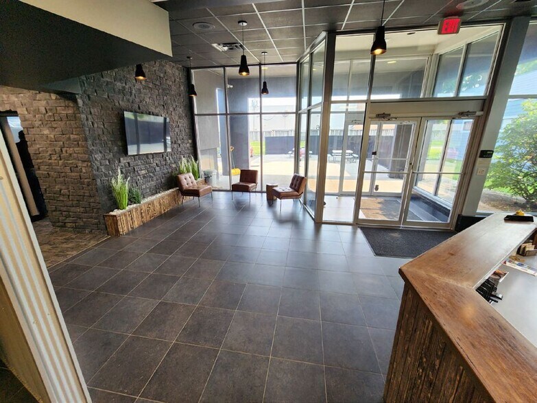 More Photos Of 6816 Lauffer Rd, Columbus Flex For Lease