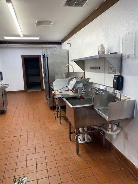 More Photos Of 219 Myrtle Ave, Carolina Beach Restaurant For Lease