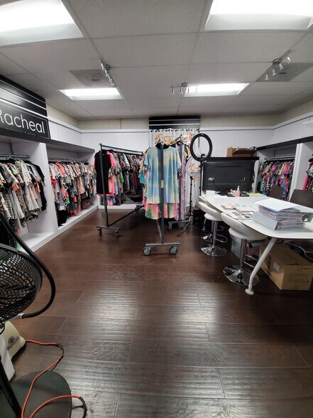 More Photos Of 1525 E 25th St, Los Angeles Manufacturing For Sale