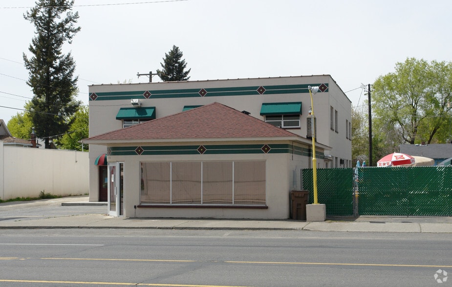 More Photos Of 2713-2715 N Monroe St, Spokane Office Residential For Lease