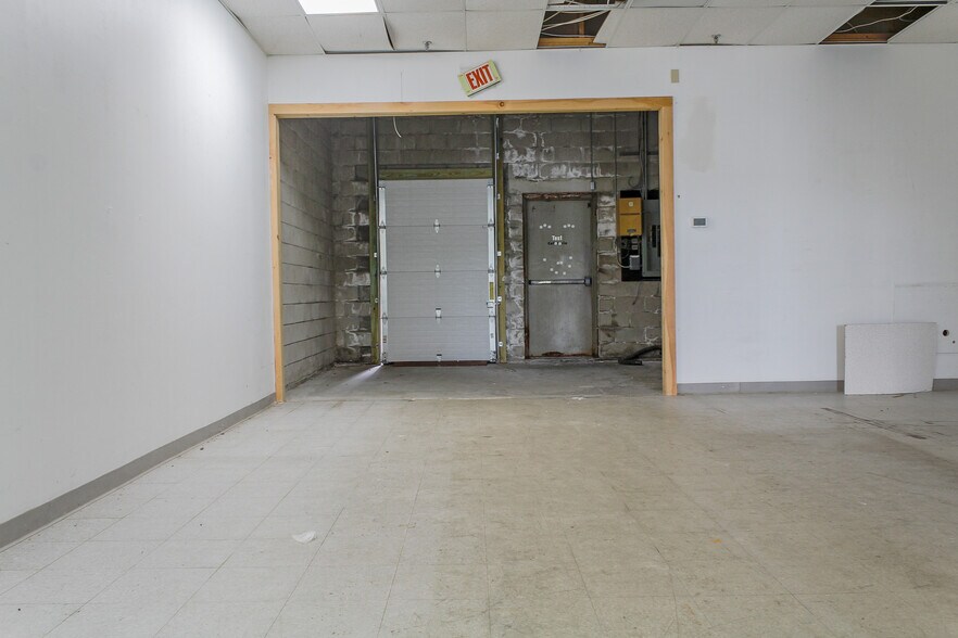 More Photos Of 405-443 Western Ave, South Portland Unknown For Lease