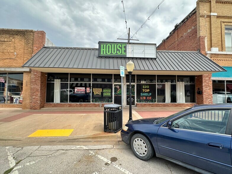 Primary Photo Of 420 W Chickasha Ave, Chickasha Storefront For Sale