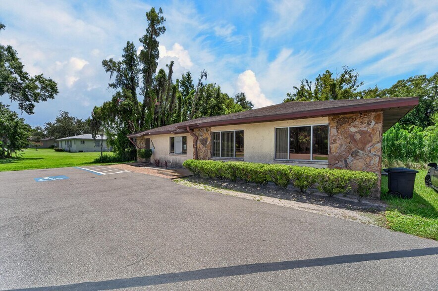 More Photos Of 1205 W Baker St, Plant City Medical For Sale