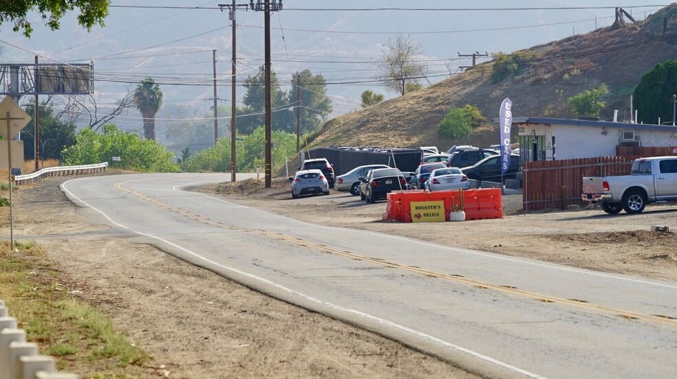 More Photos Of 29753-29757 Bouquet Canyon Rd, Santa Clarita Auto Dealership For Sale