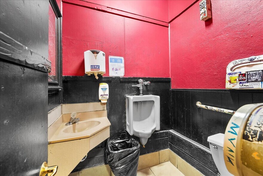 More Photos Of 2400 E 7th St, Long Beach Restaurant For Sale