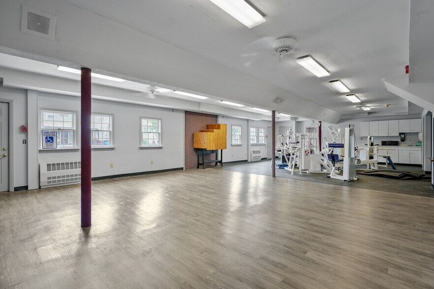 More Photos Of 100 Smithfield Ave, Pawtucket Medical For Sale