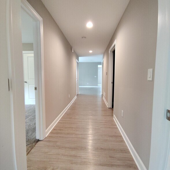 More Photos Of 26700 Orchard Lake Rd, Farmington Hills Apartments For Sale