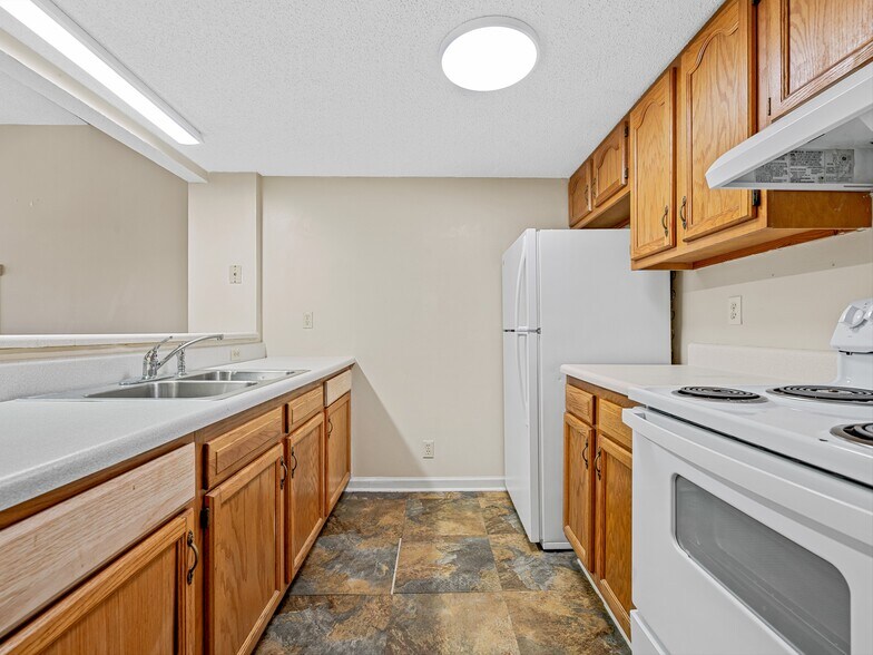 More Photos Of 58 Broadway St, Asheville Storefront Retail Residential For Sale