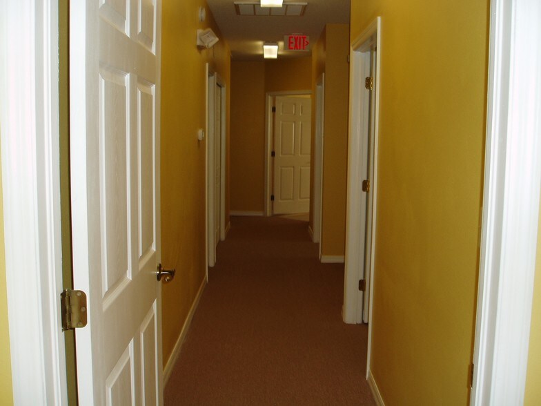 More Photos Of 13630-13632 W Hillsborough Ave, Tampa Medical For Sale