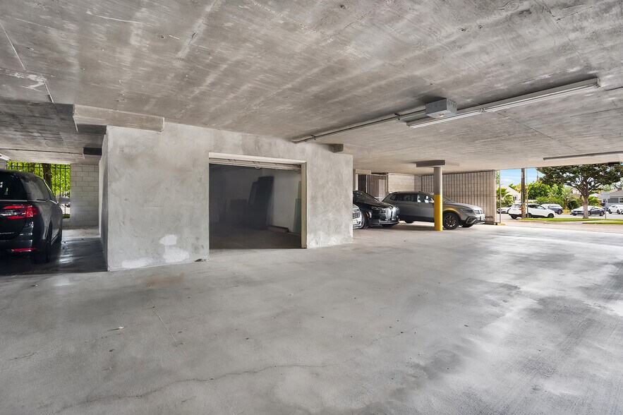 More Photos Of 1405 N San Fernando Blvd, Burbank Office For Sale