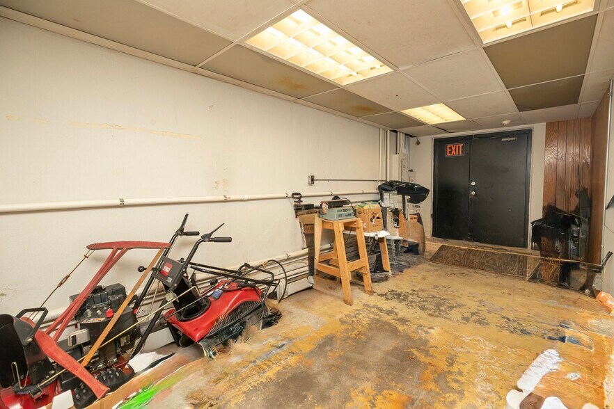 More Photos Of 307 E Center St, Rochester Office For Sale