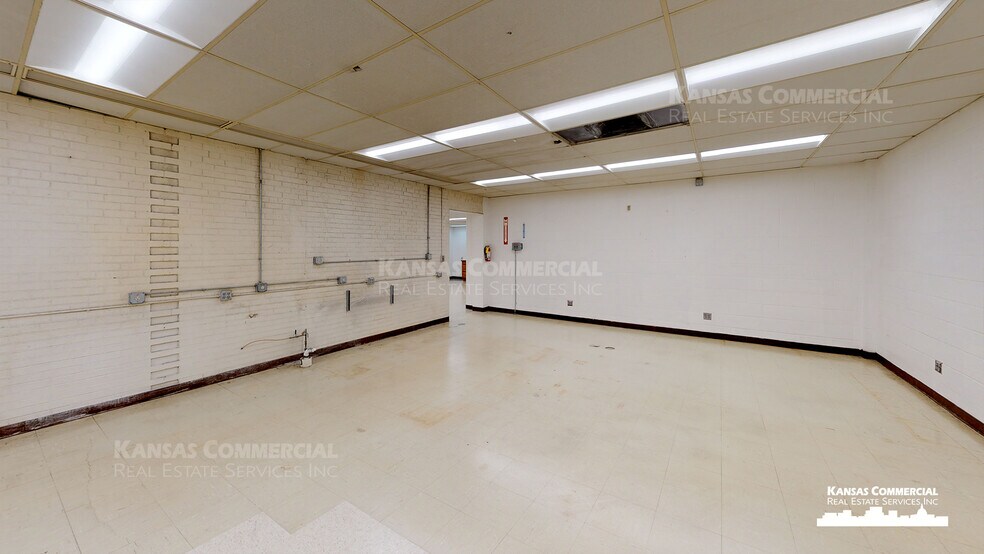 More Photos Of 400 SE Quincy St, Topeka Office For Lease