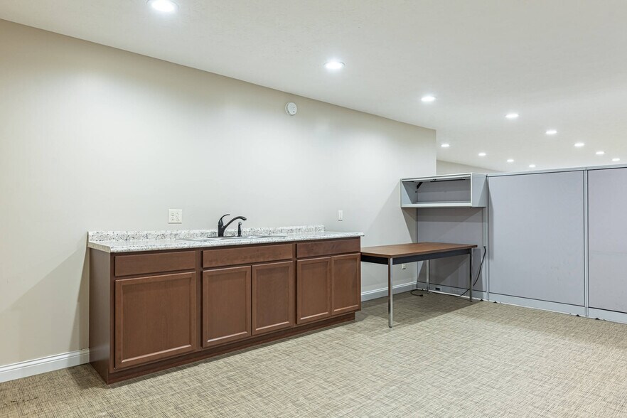 More Photos Of 1001 N County Road 25A, Troy Office For Sale
