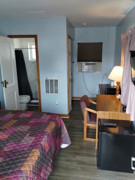 More Photos Of 3107 W Lake Rd, Erie Hotel For Sale