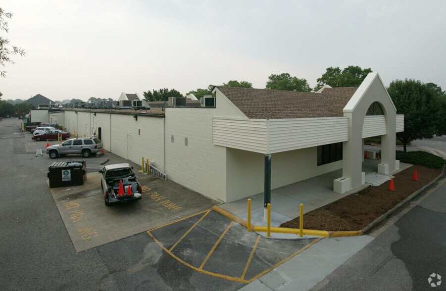 More Photos Of 4668 Pembroke Blvd, Virginia Beach Storefront For Lease