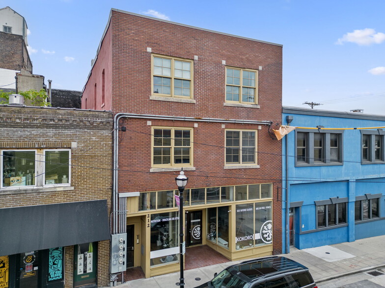 Primary Photo Of 212 W McDaniel St, Springfield Storefront Retail Residential For Lease