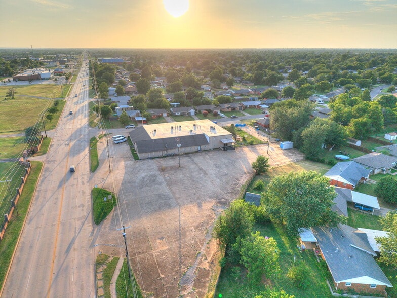 More Photos Of 809 SW 4th St, Moore Religious Facility For Sale