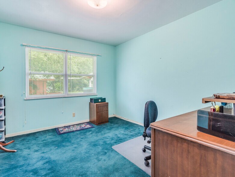 More Photos Of 12900 Lowden Ln, Manchaca Flex For Sale
