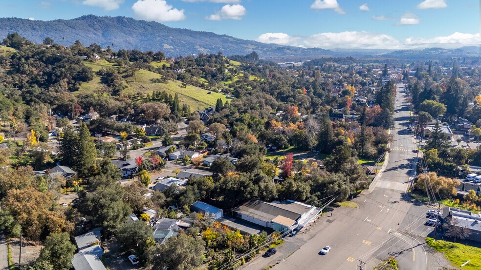 More Photos Of 840 N Cloverdale Blvd, Cloverdale Convenience Store For Sale