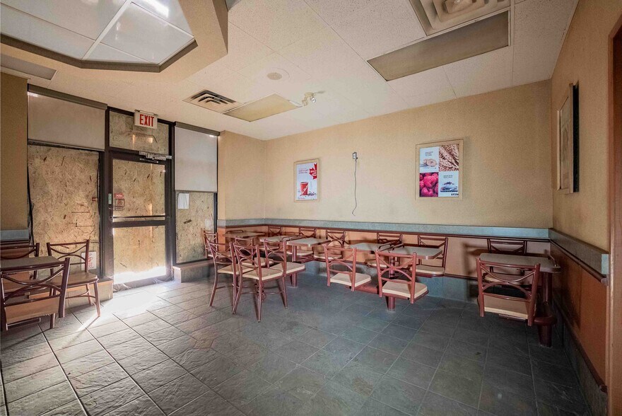 More Photos Of 1181 Notre Dame Av, Sudbury Restaurant For Lease
