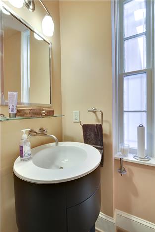 More Photos Of 421 S Washington St, Alexandria Storefront Retail Office For Sale