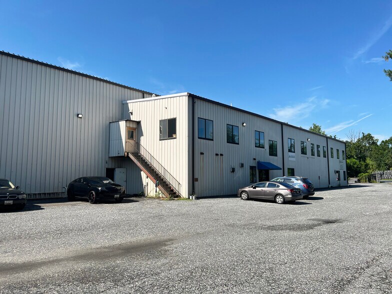 More Photos Of 521 Digiulian Blvd, Glen Burnie Warehouse For Sale