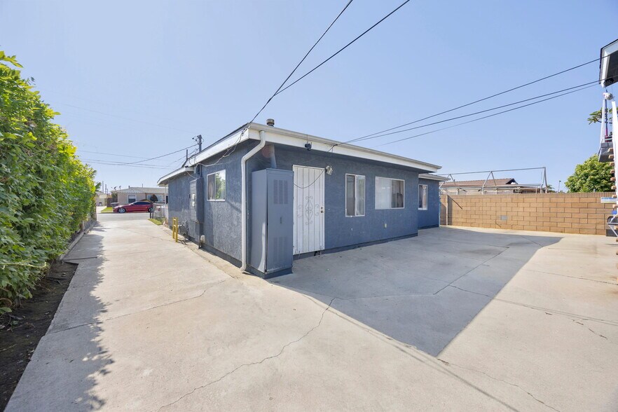 More Photos Of 16928 S Berendo Ave, Gardena Apartments For Sale