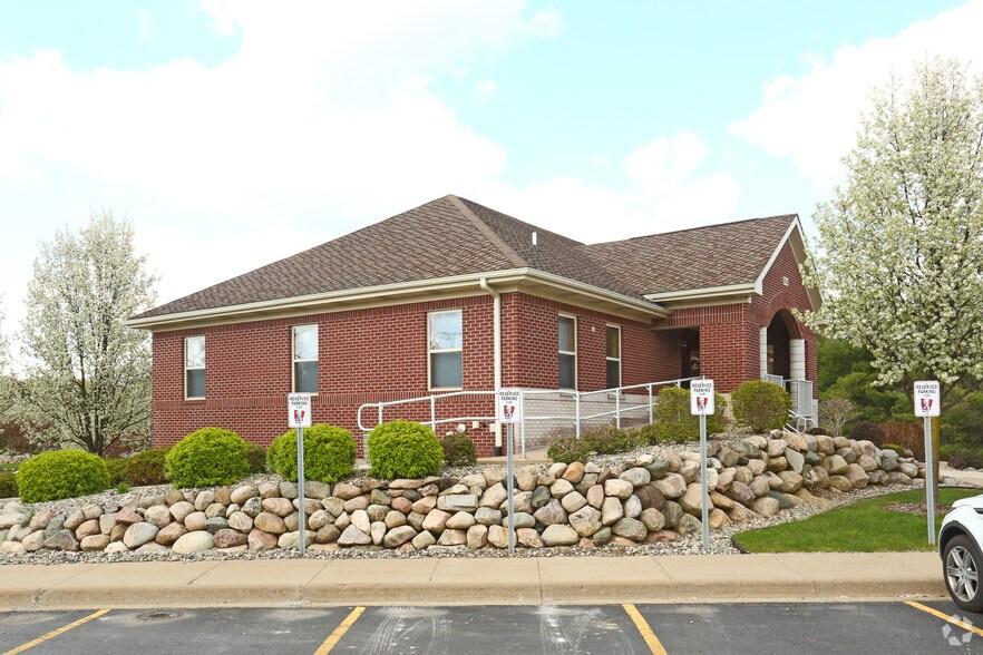 More Photos Of 2000-2160 Grand River Anx, Brighton Unknown For Lease